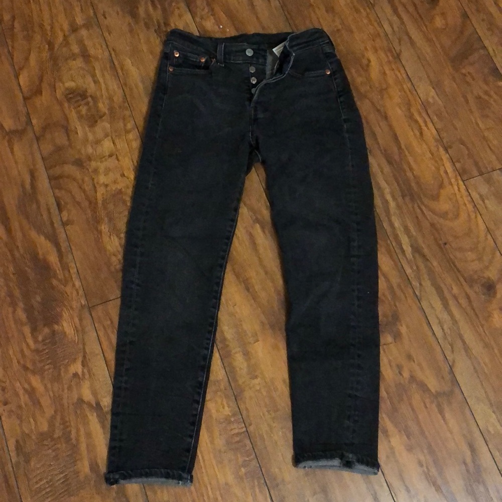 Levi’s wedgie fit size 26 grey